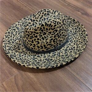 Chico's Tan and Black Leopard Cheetah Wool Hat, EUC, OS